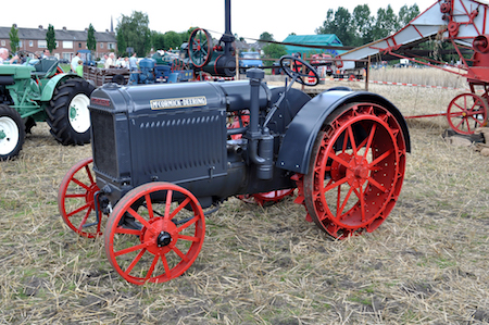 McCormick_Deering_tractor_blue